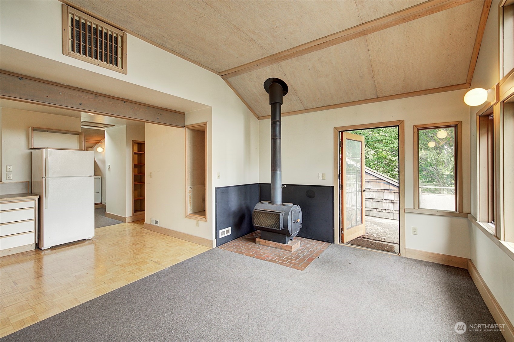 3211 Franklin Avenue E