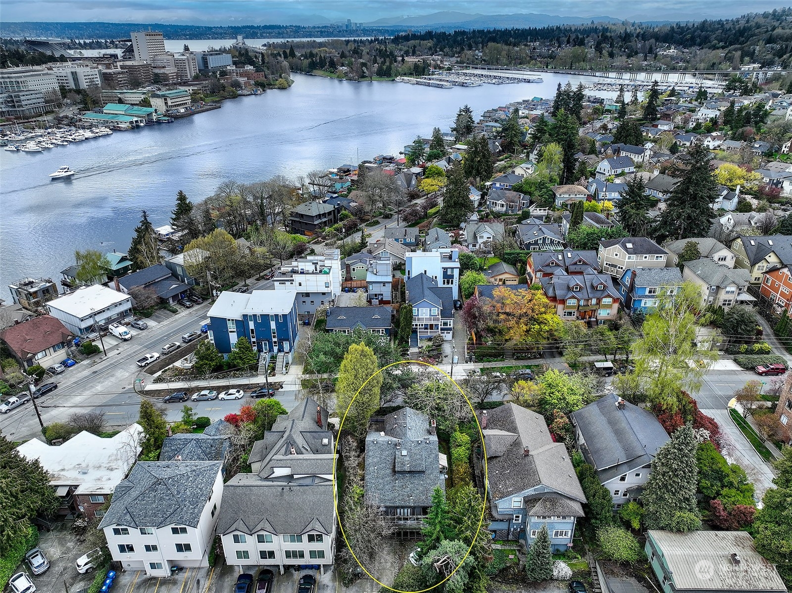 3211 Franklin Avenue E