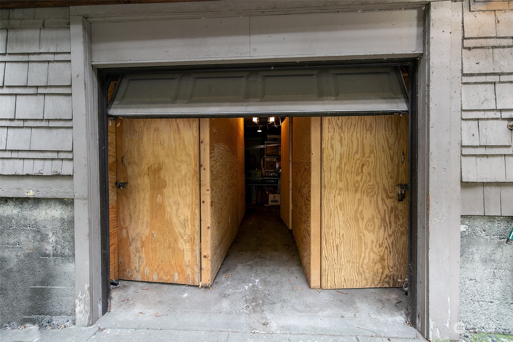 3211 Franklin Avenue E