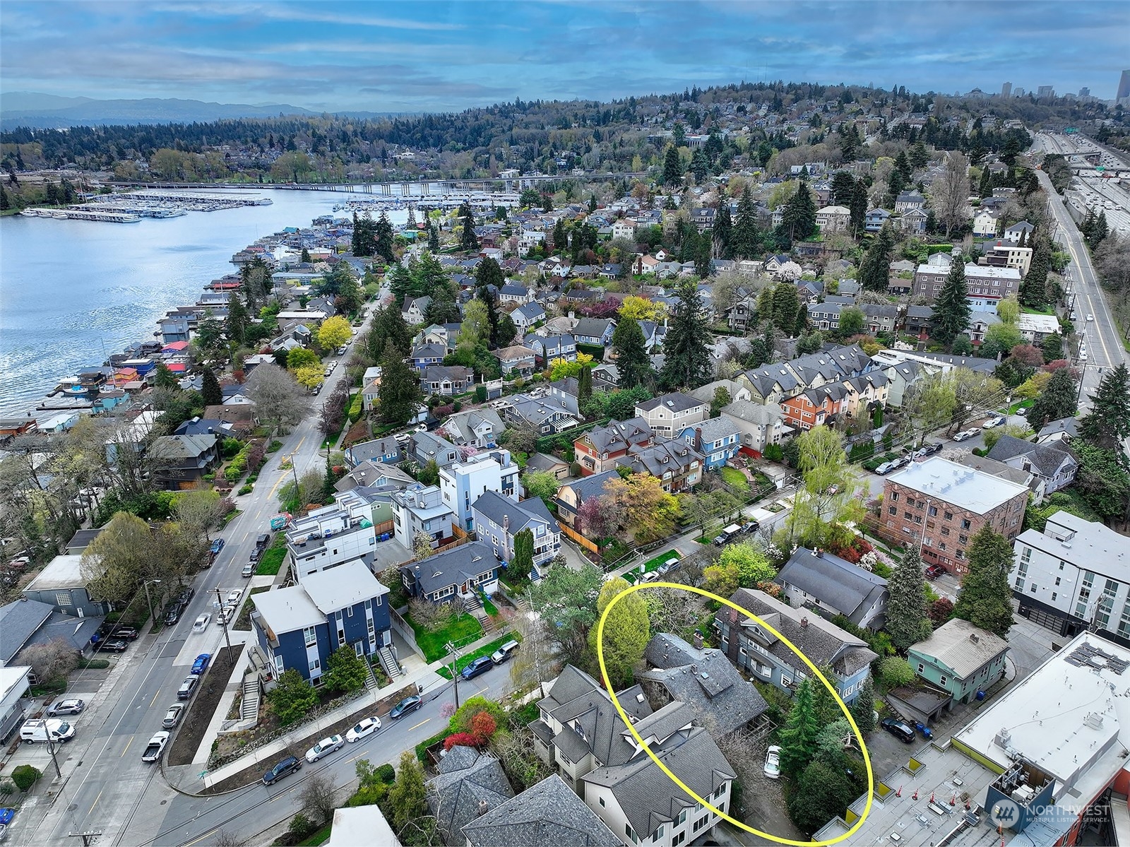 3211 Franklin Avenue E