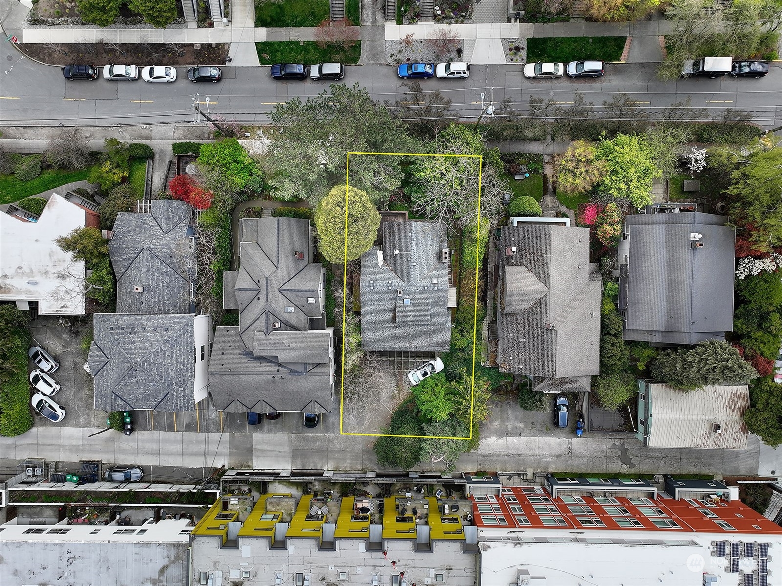 3211 Franklin Avenue E