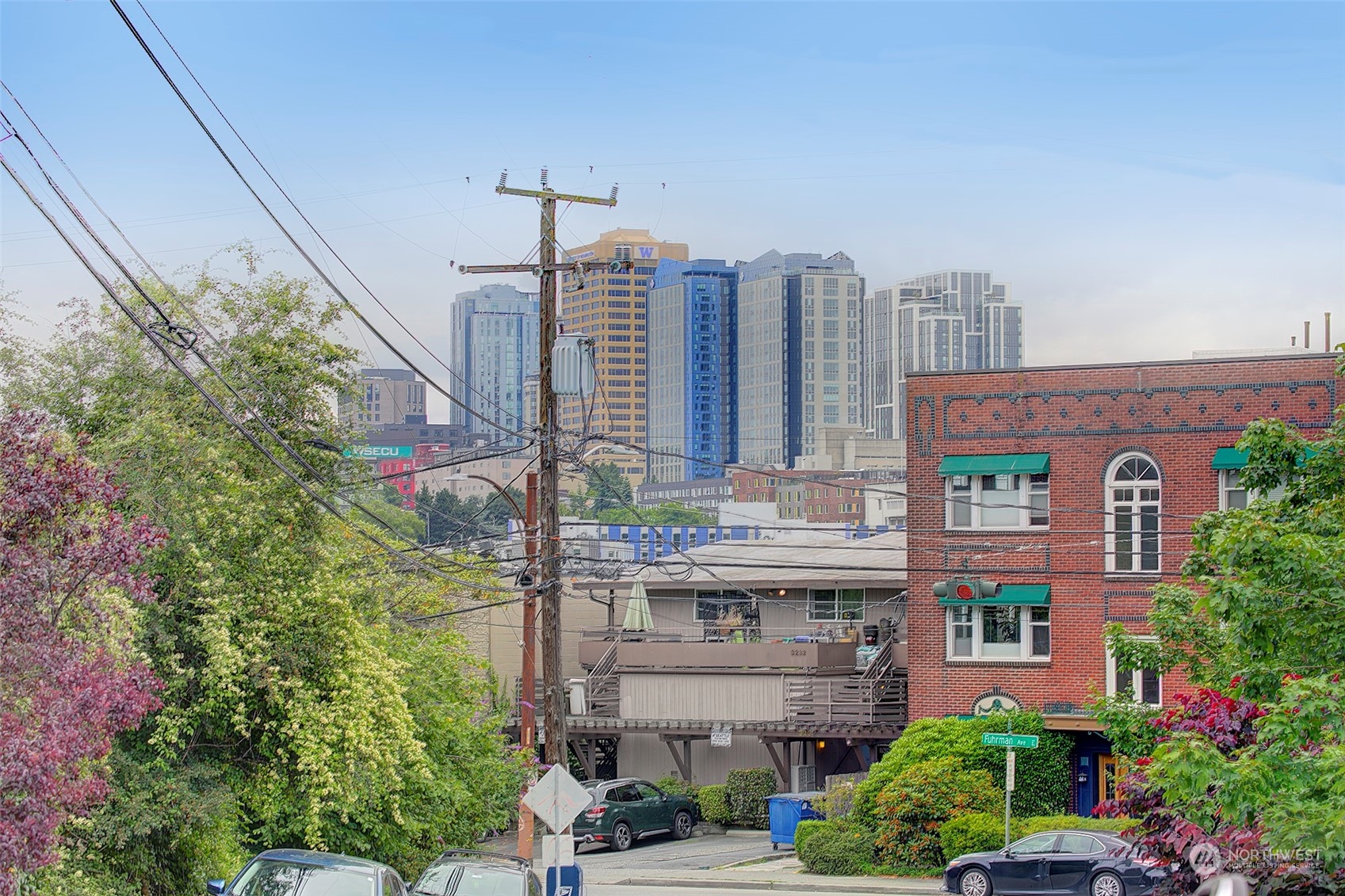 3211 Franklin Avenue E