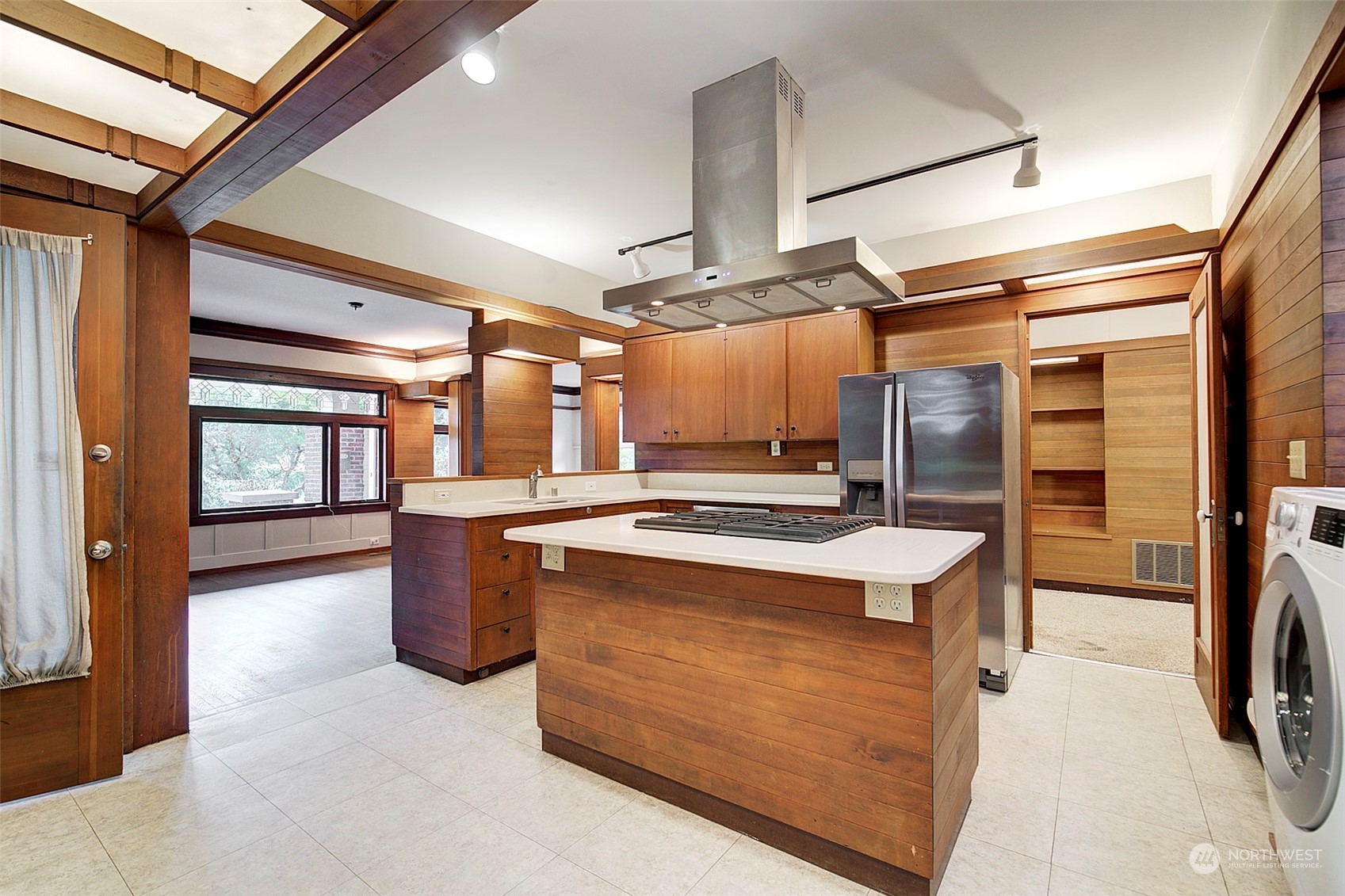 3211 Franklin Avenue E