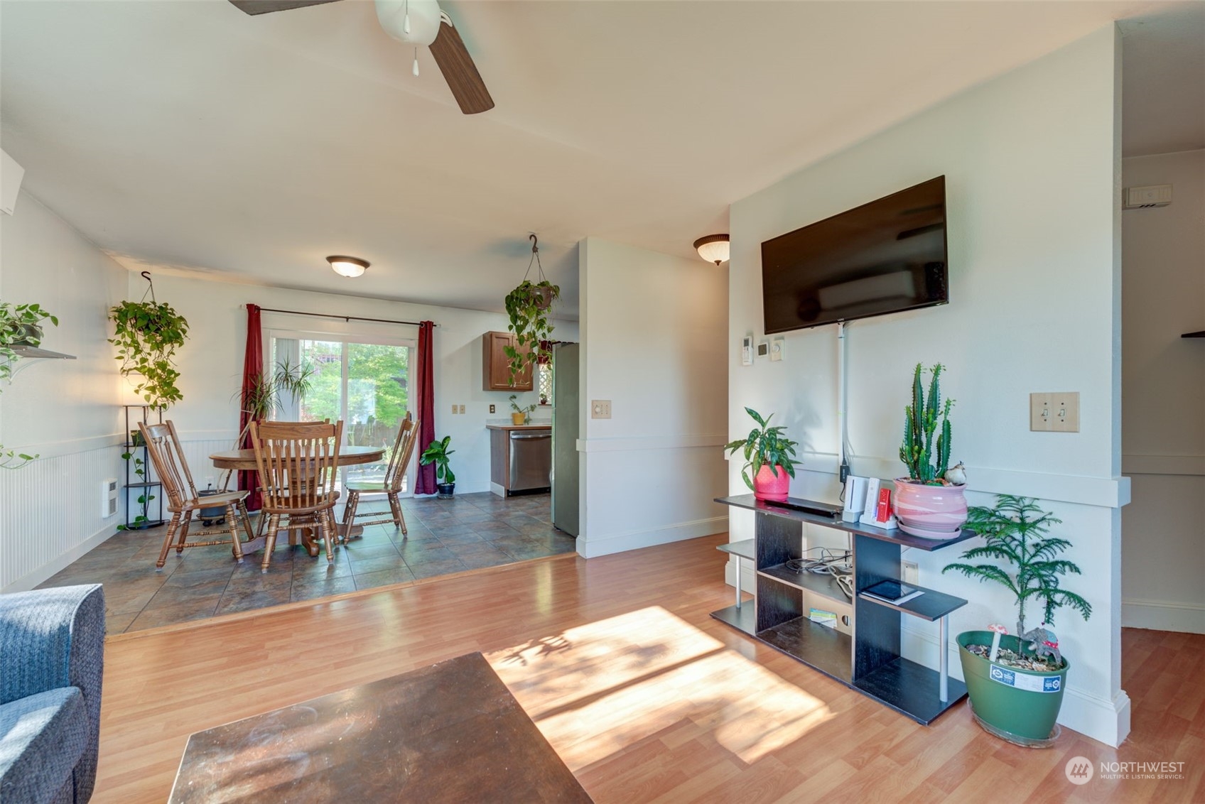 2902 Paul Place