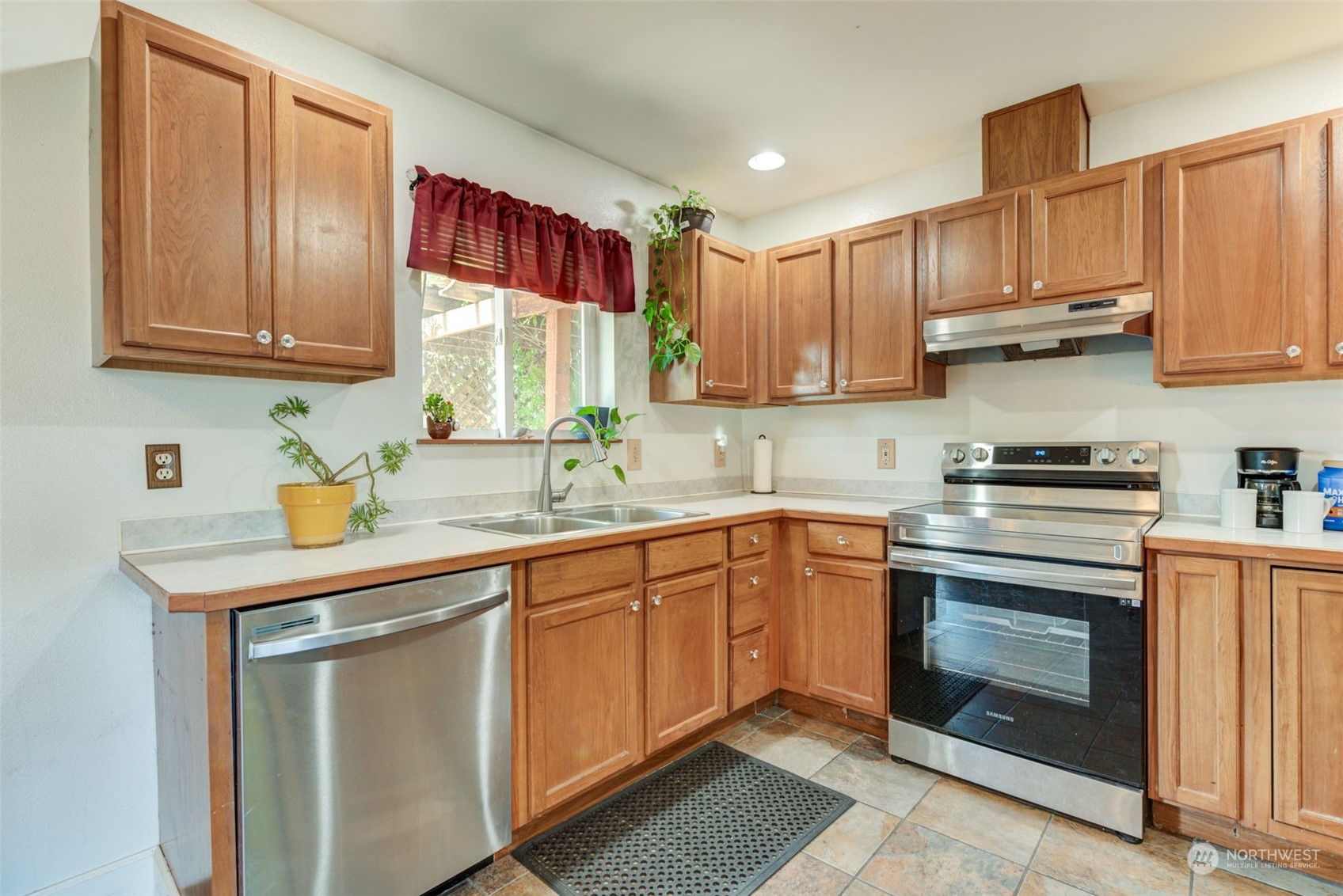 2902 Paul Place