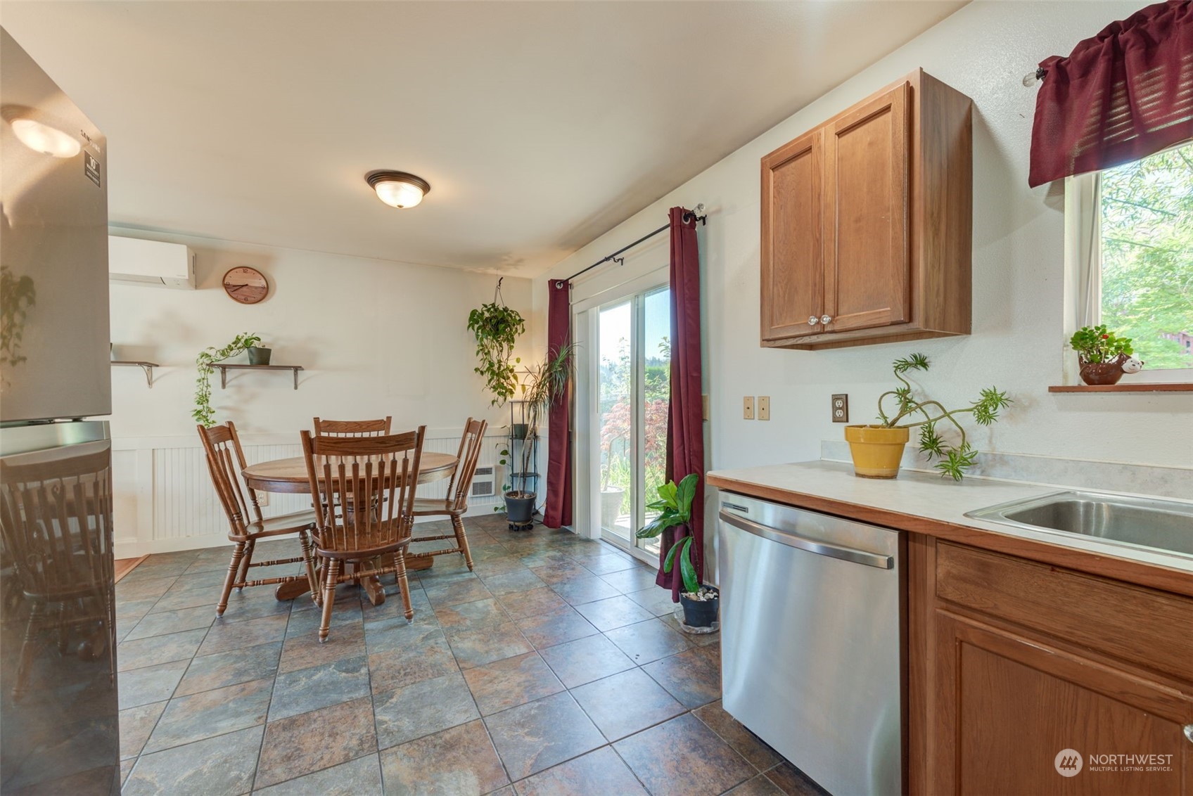 2902 Paul Place