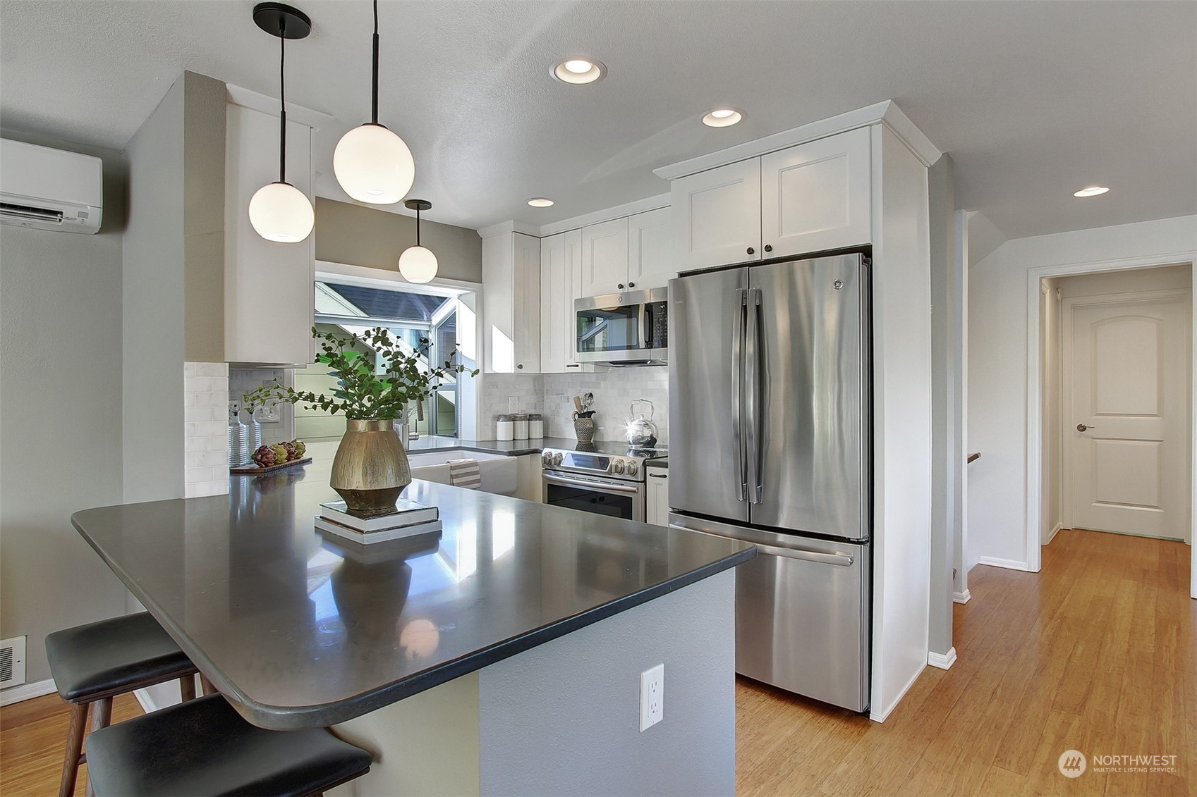 548 N 75th