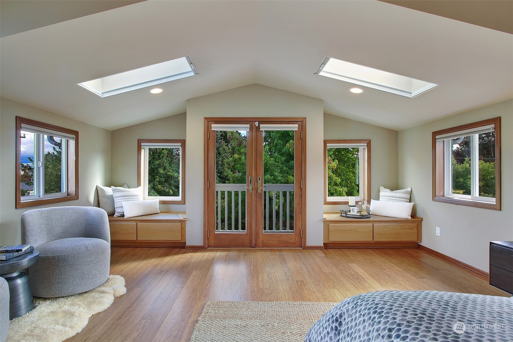 548 N 75th