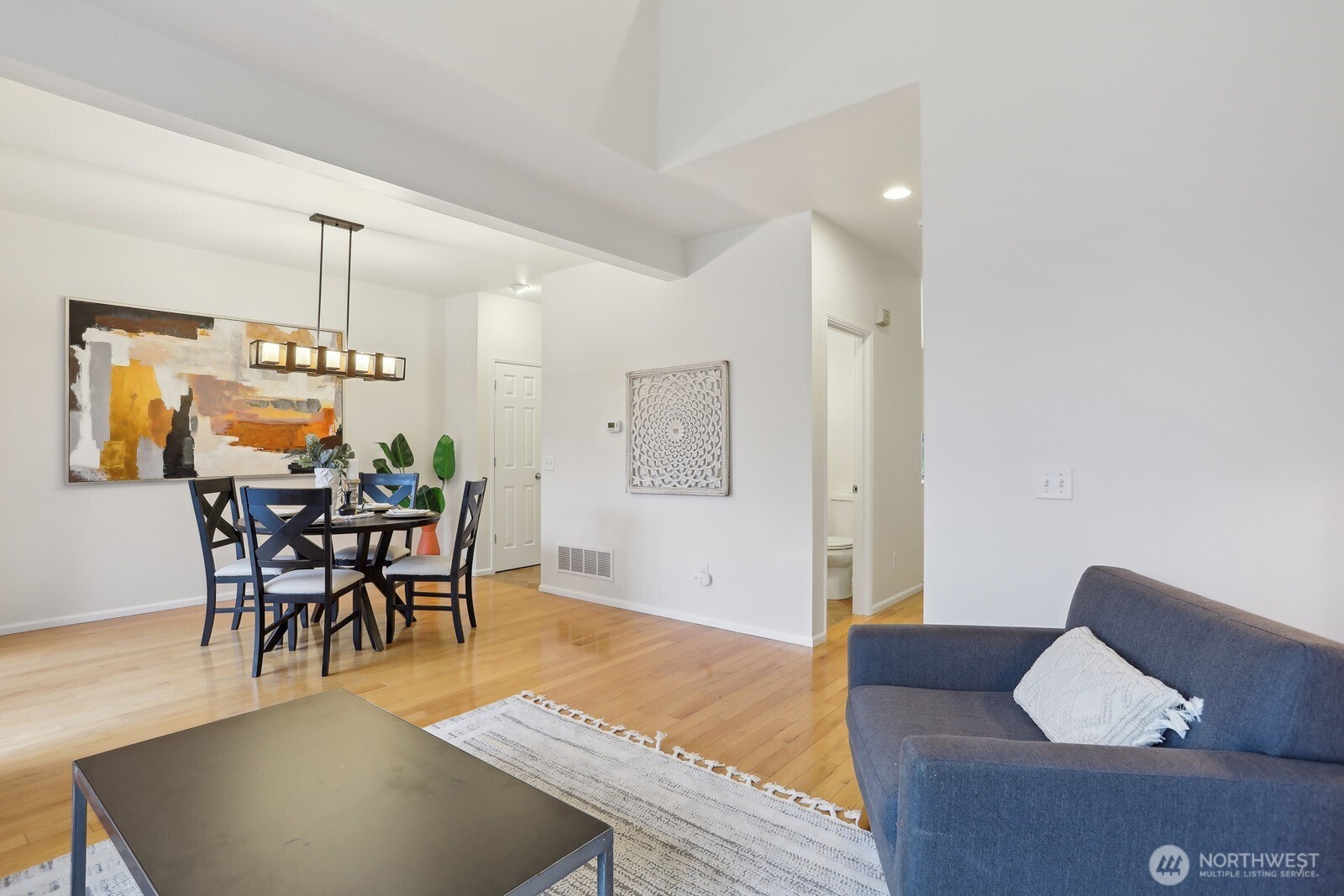 6679 SE Cougar Mountain Way Unit: 4