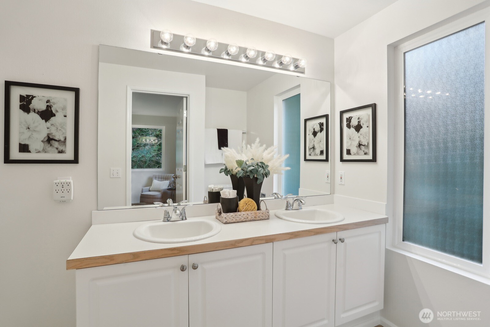 6679 SE Cougar Mountain Way Unit: 4