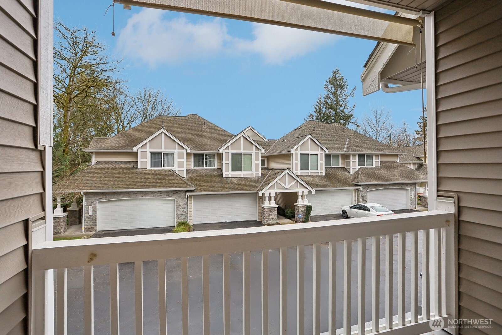 6679 SE Cougar Mountain Way Unit: 4