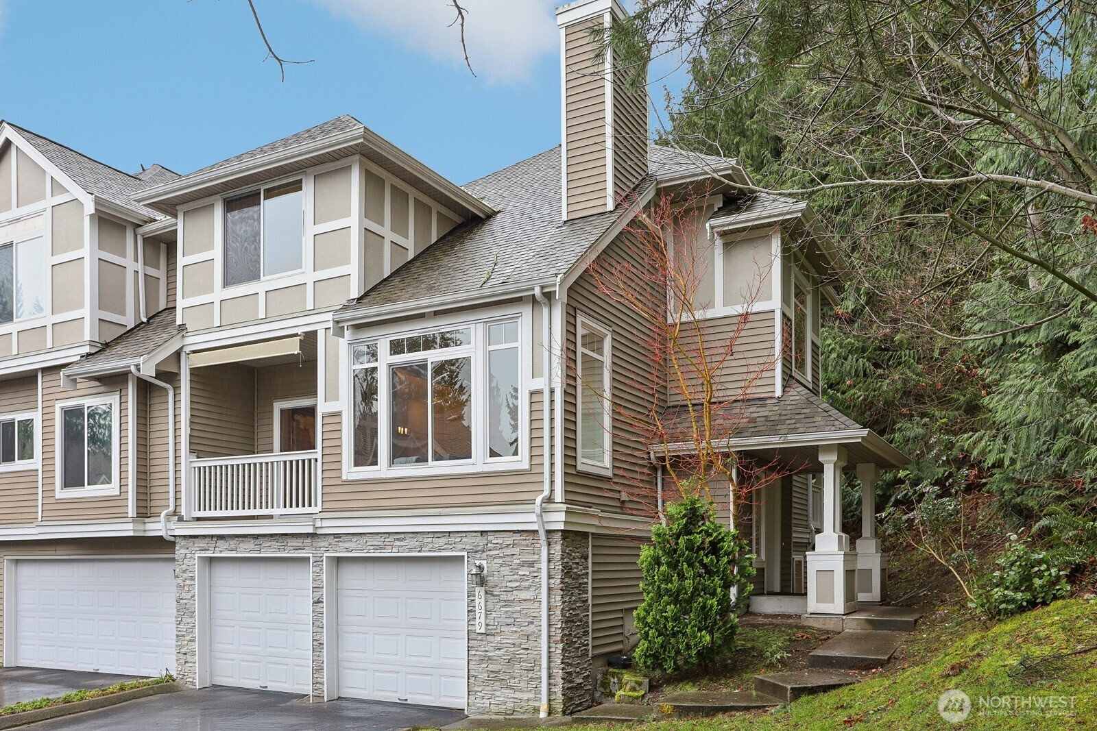 6679 SE Cougar Mountain Way Unit: 4