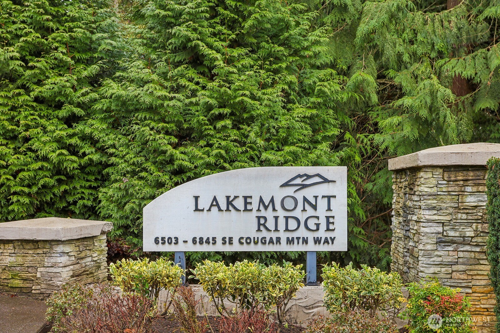 6679 SE Cougar Mountain Way Unit: 4