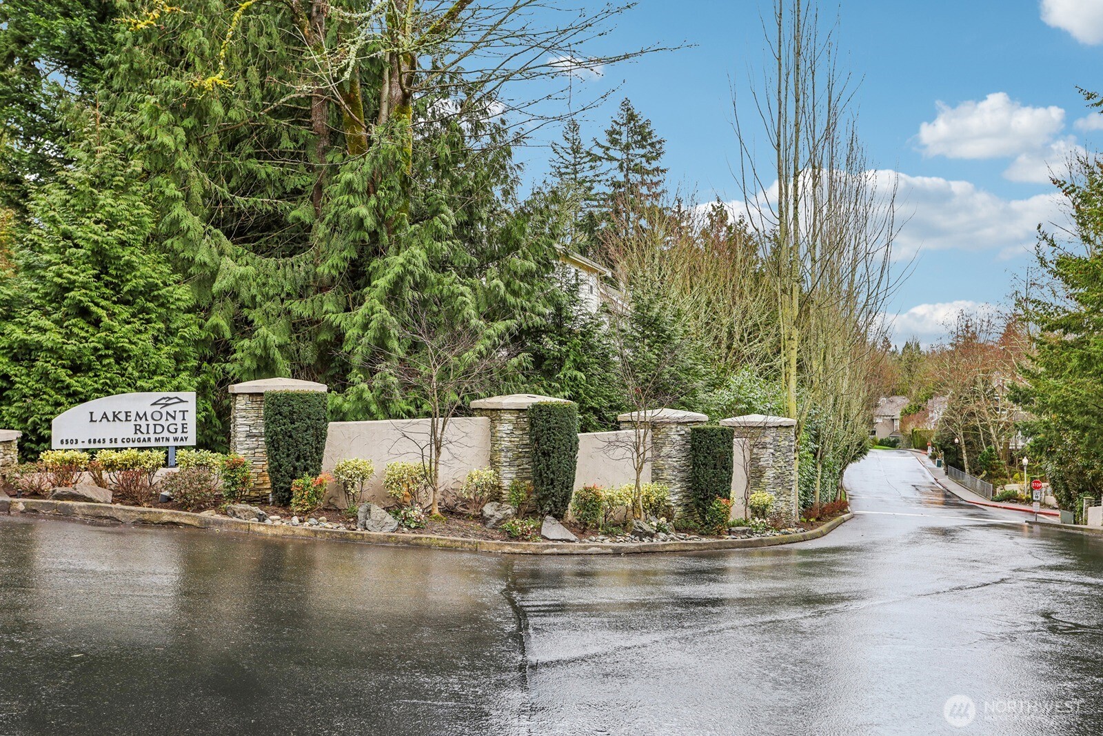 6679 SE Cougar Mountain Way Unit: 4