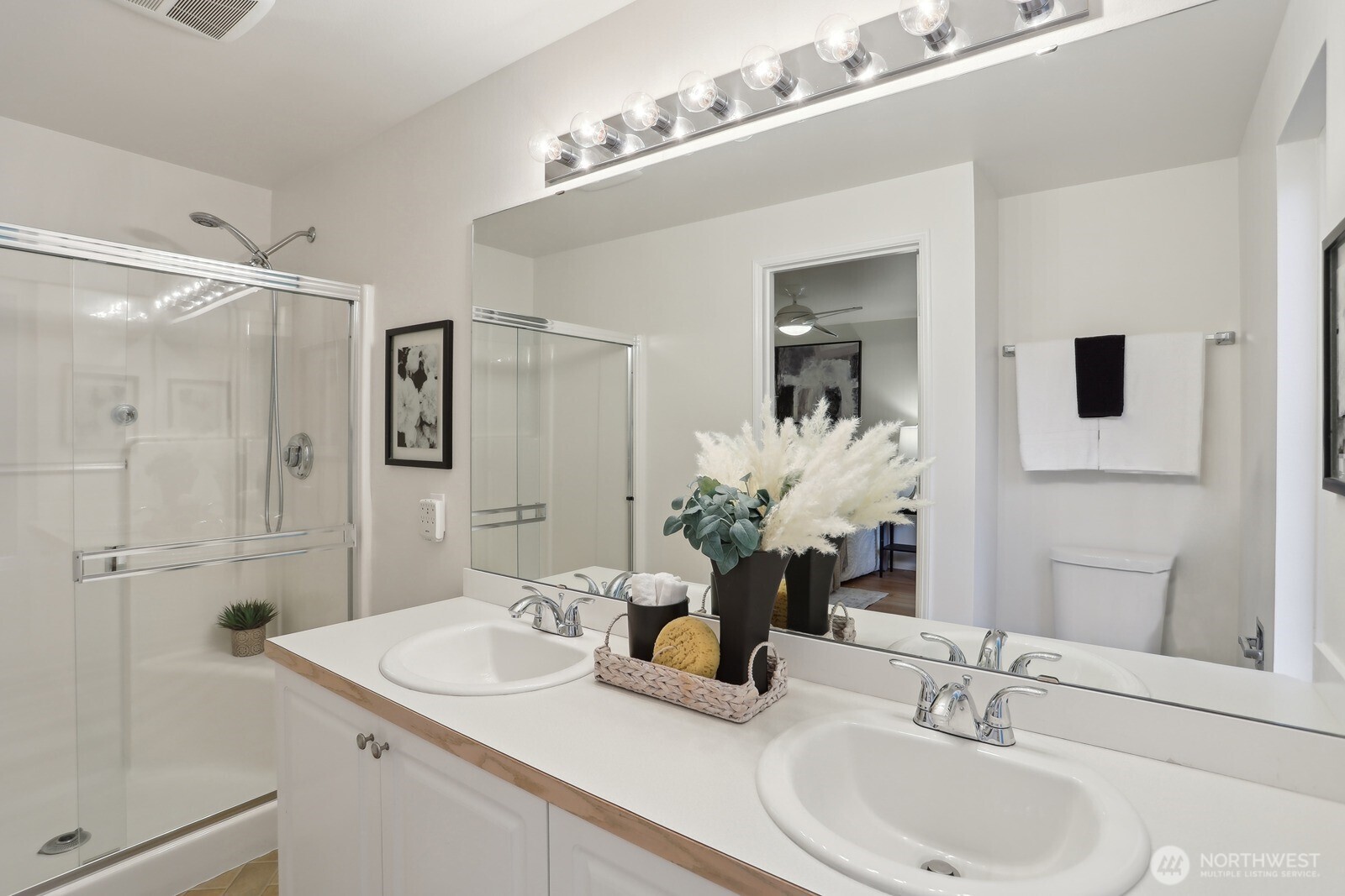 6679 SE Cougar Mountain Way Unit: 4