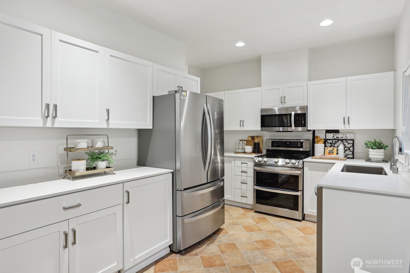 6679 SE Cougar Mountain Way Unit: 4