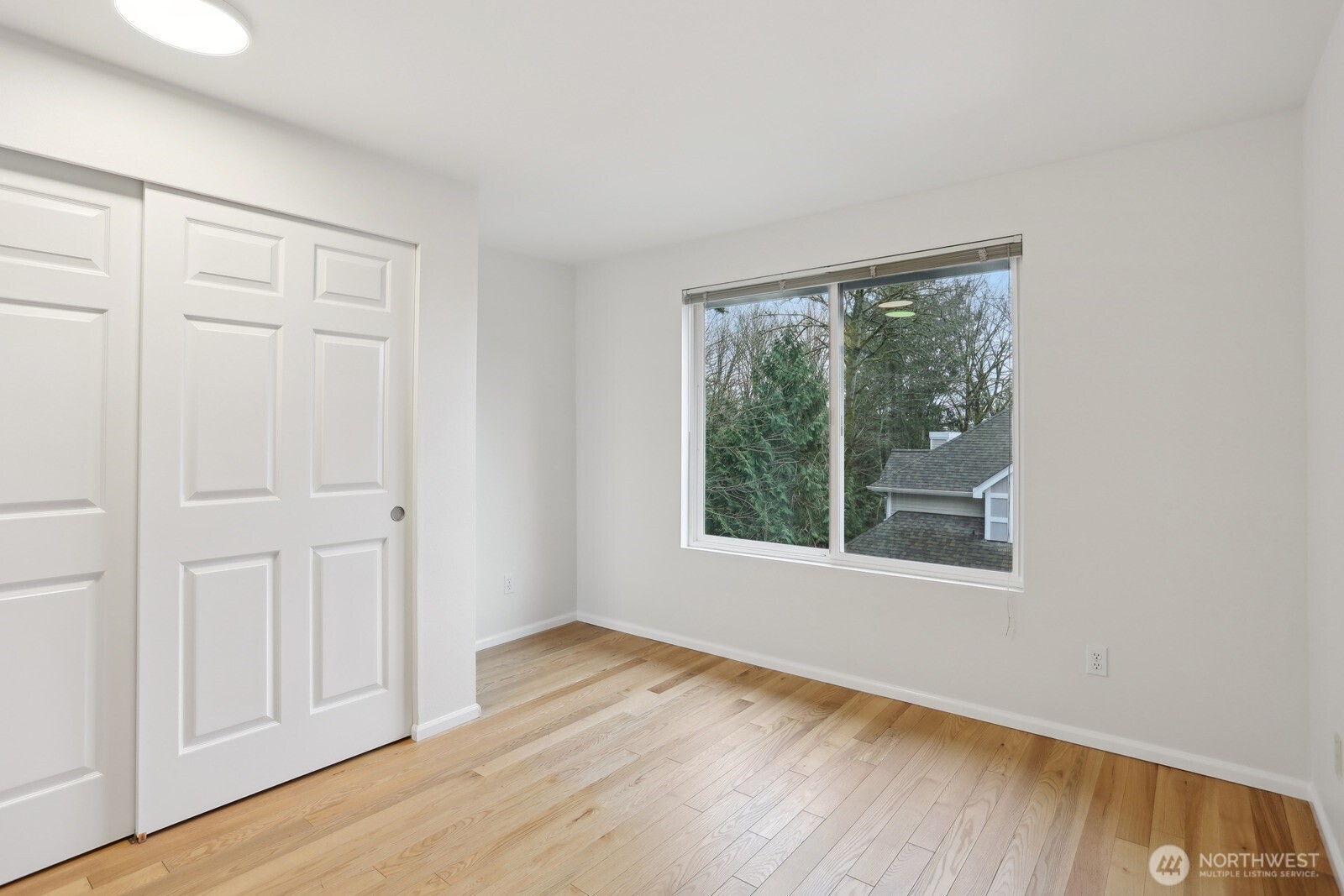 6679 SE Cougar Mountain Way Unit: 4