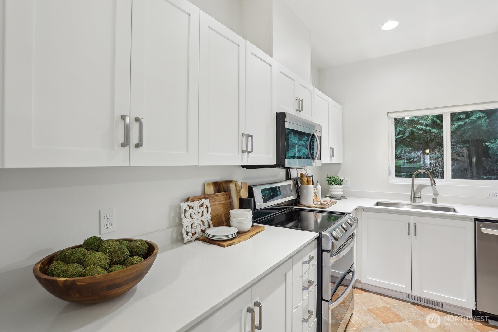 6679 SE Cougar Mountain Way Unit: 4