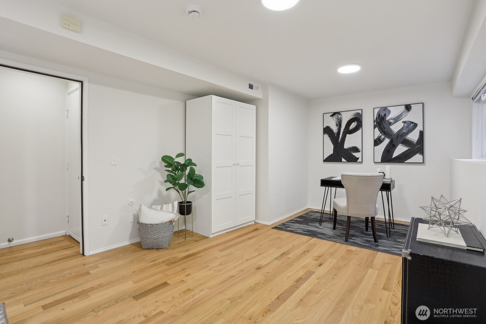 6679 SE Cougar Mountain Way Unit: 4