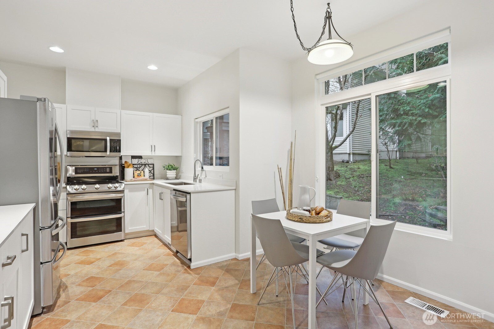 6679 SE Cougar Mountain Way Unit: 4