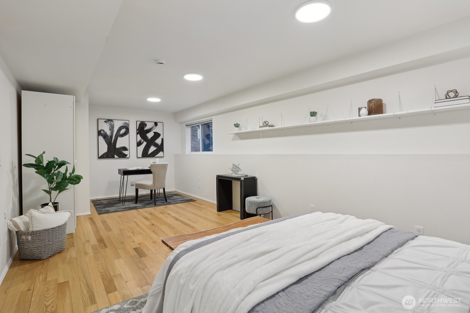 6679 SE Cougar Mountain Way Unit: 4