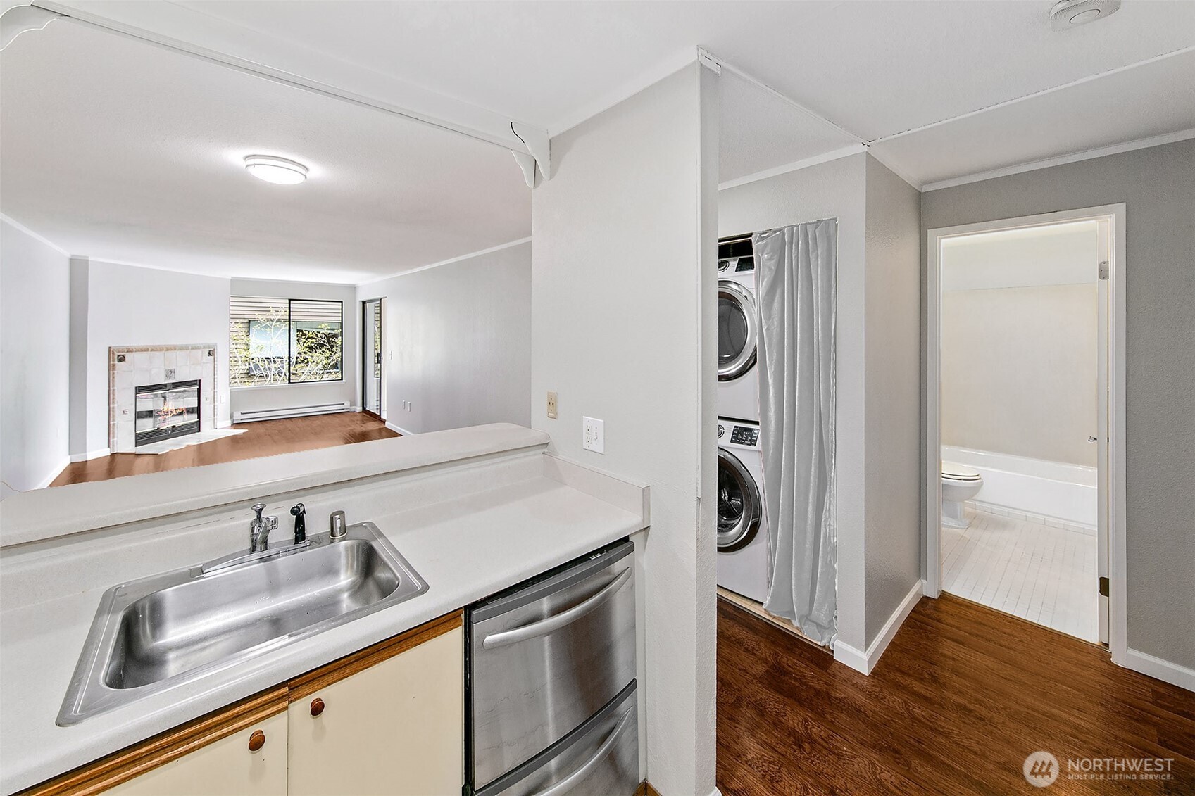 3256 SW Avalon Way Unit: 203