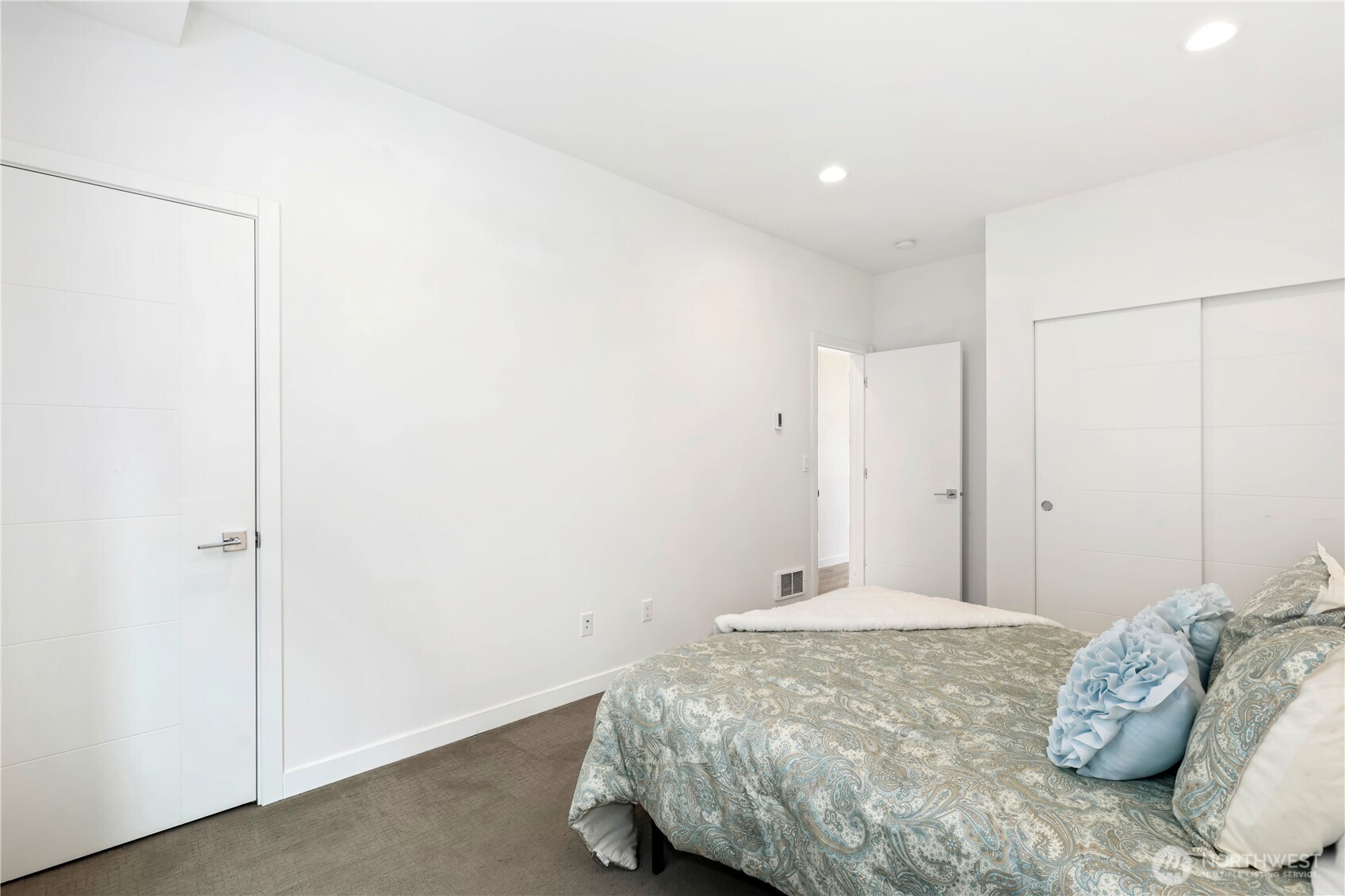 8817 Midvale Avenue N Unit: D