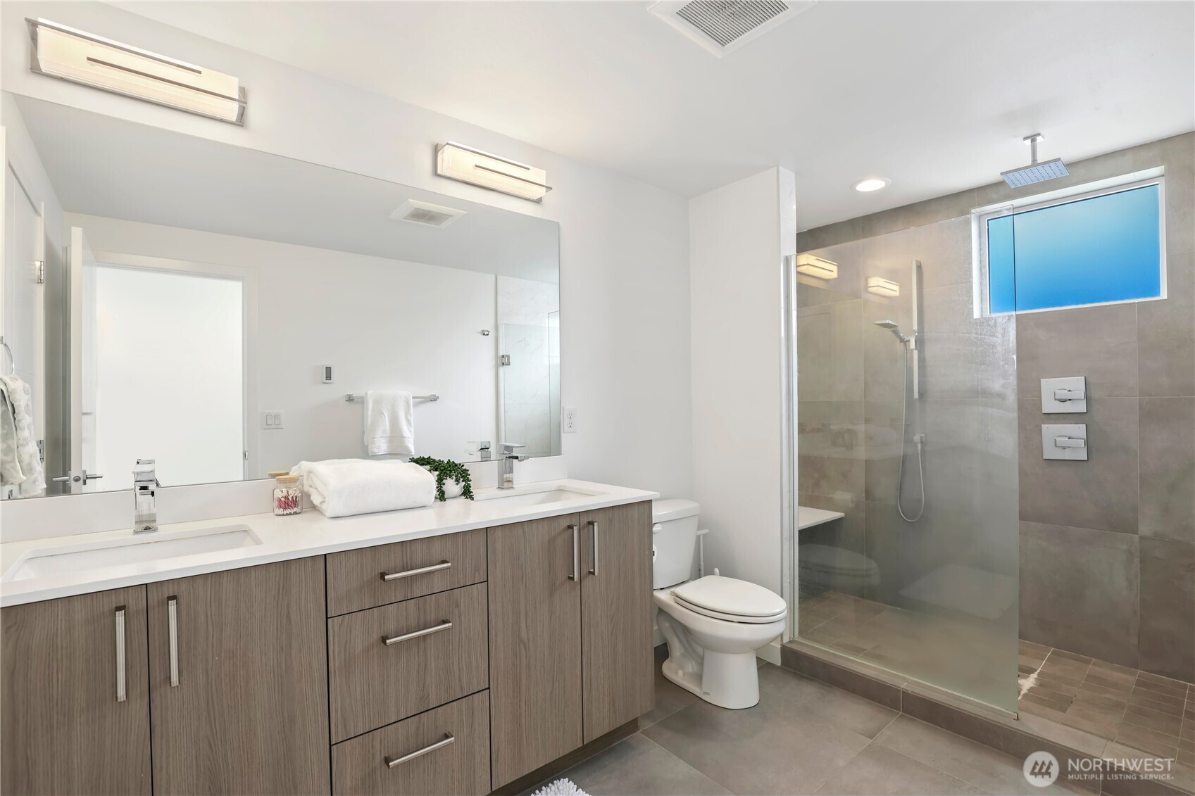 8817 Midvale Avenue N Unit: D