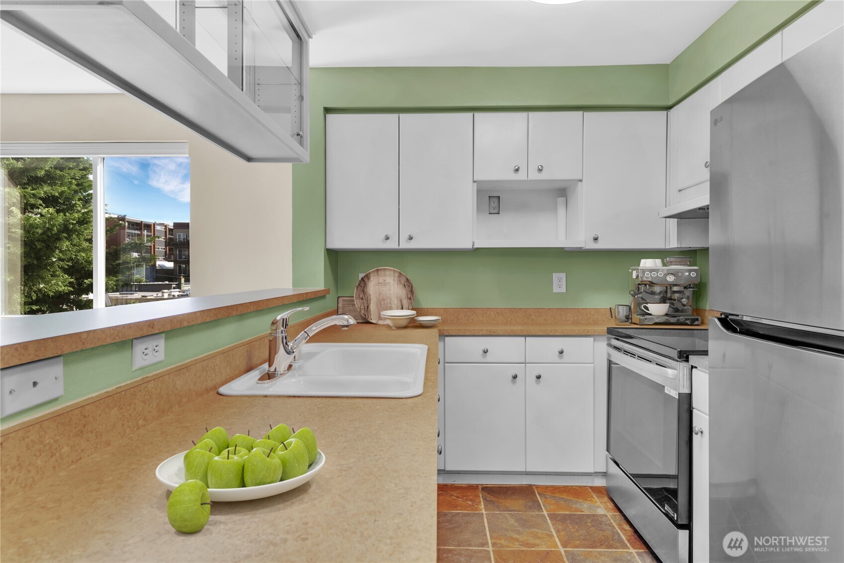 232 Belmont Avenue E Unit: 407