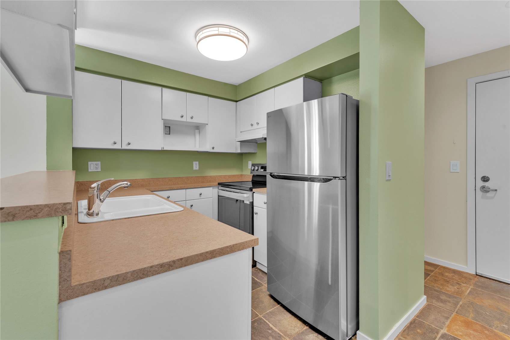 232 Belmont Avenue E Unit: 407