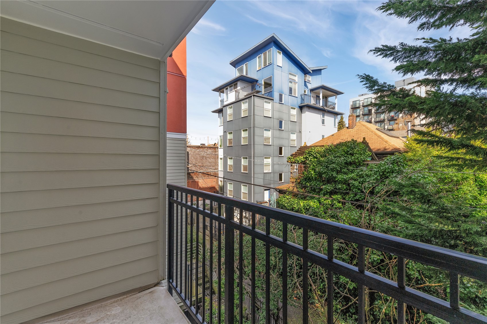 232 Belmont Avenue E Unit: 407