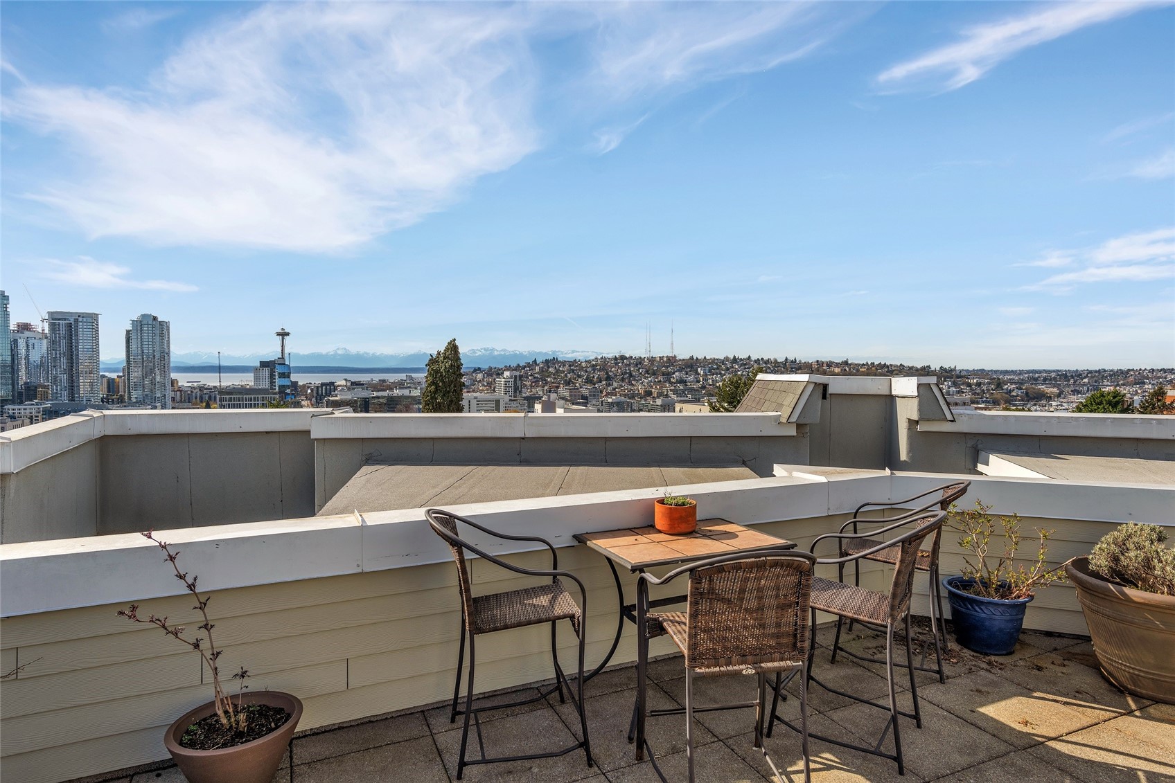 232 Belmont Avenue E Unit: 407