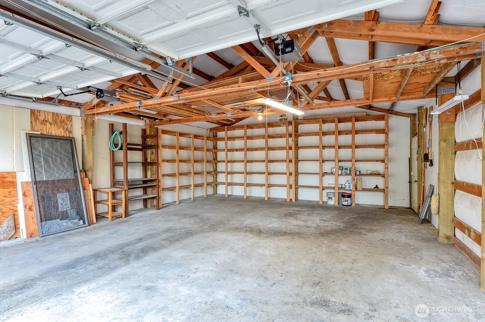 5621 W Shoreview