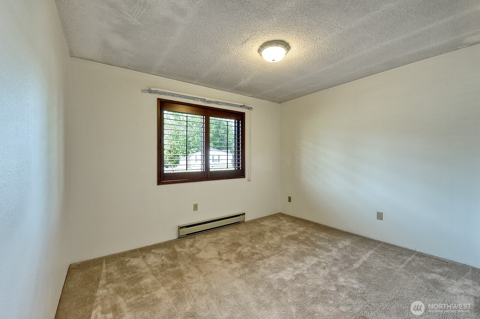 5621 W Shoreview