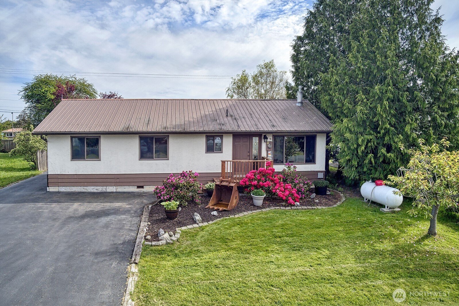 5621 W Shoreview
