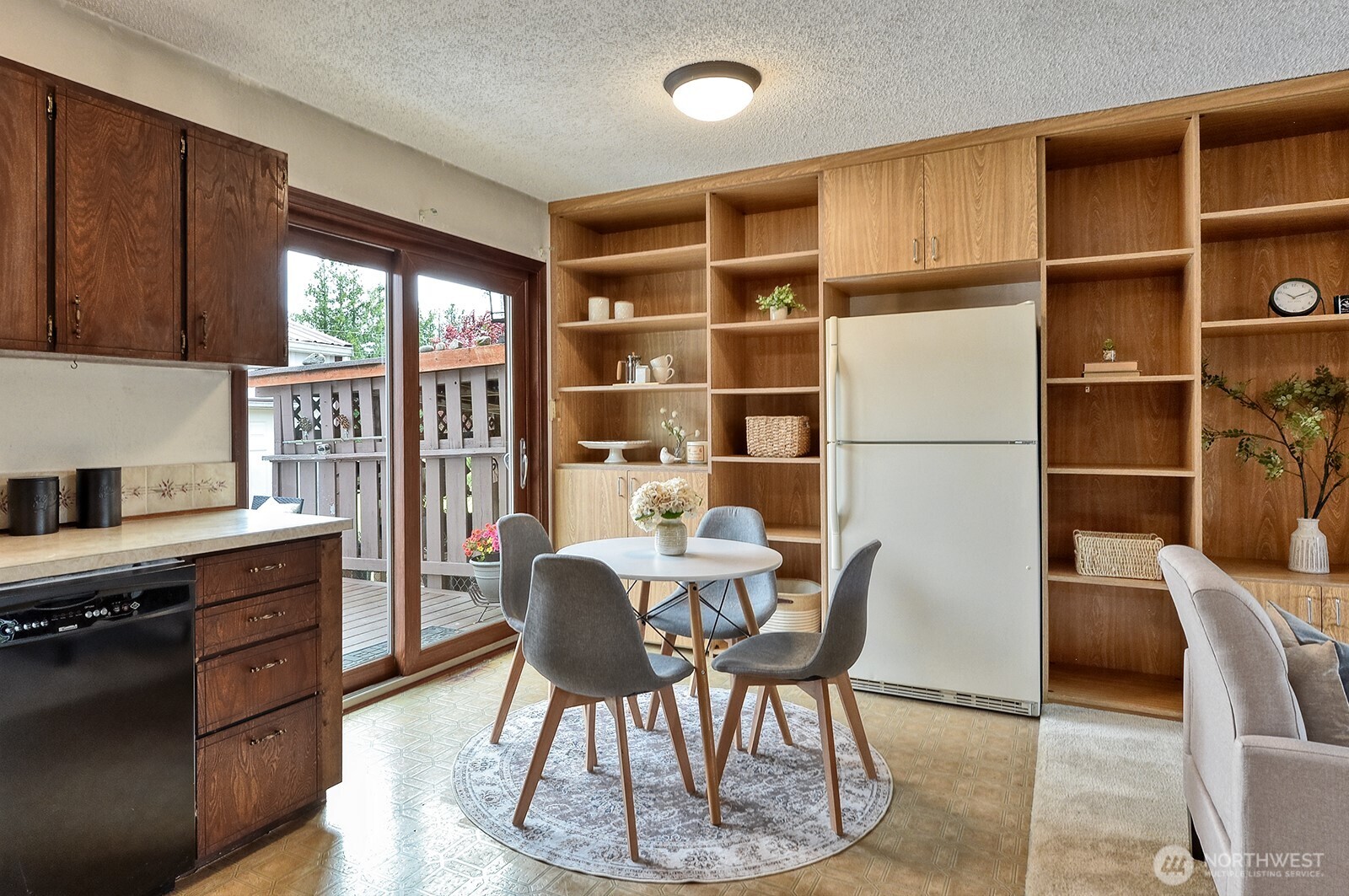 5621 W Shoreview