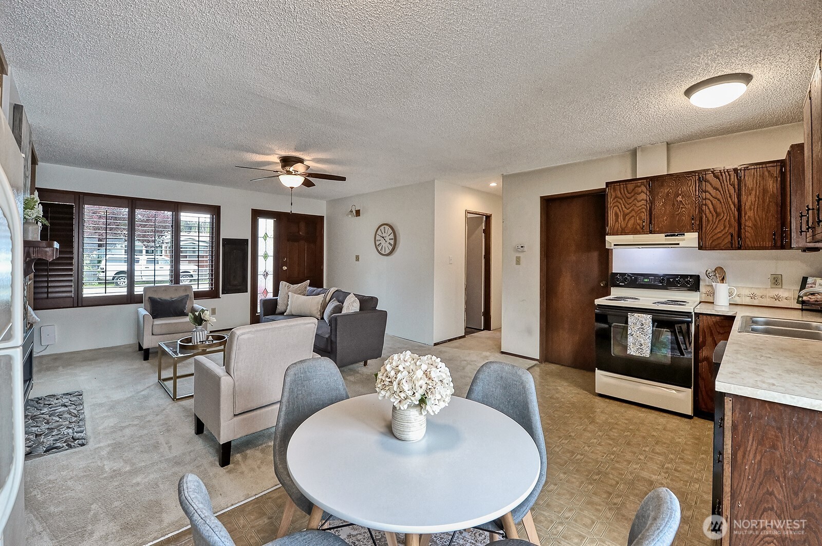 5621 W Shoreview