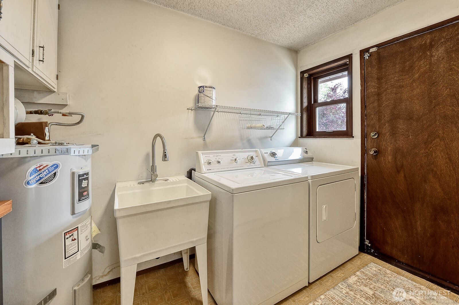 5621 W Shoreview