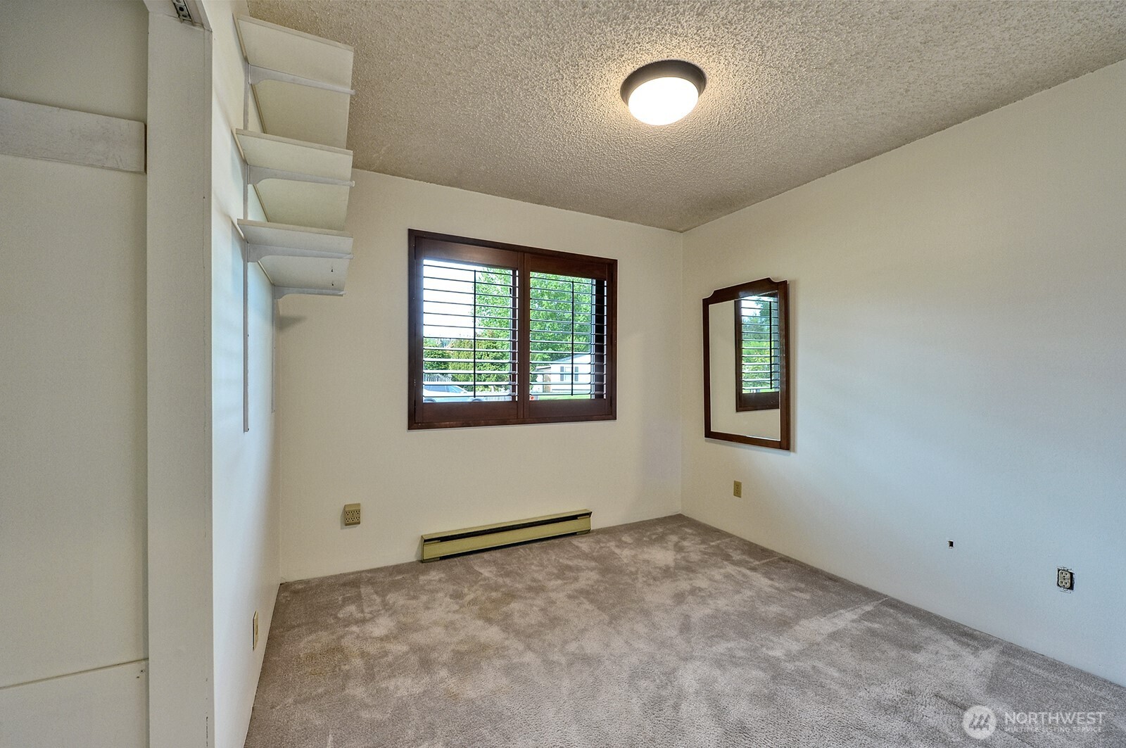 5621 W Shoreview