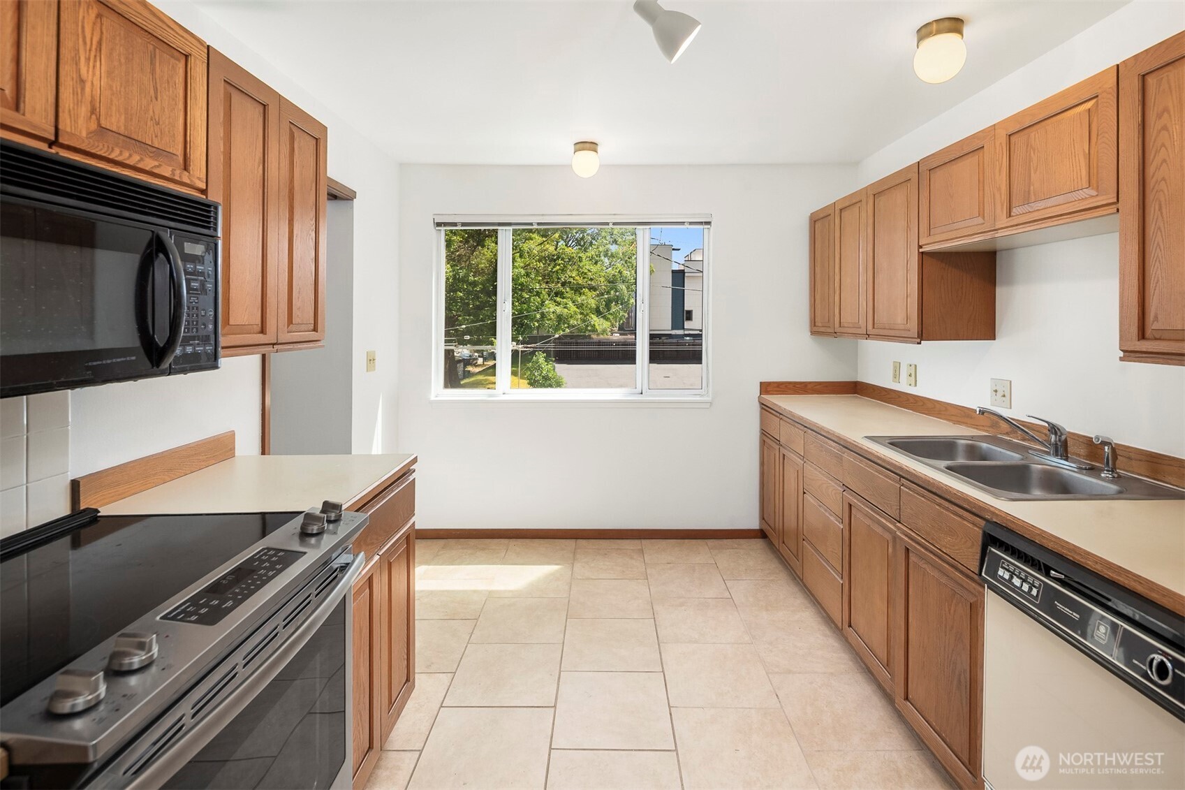 1312 S Massachusetts Street Unit: 202