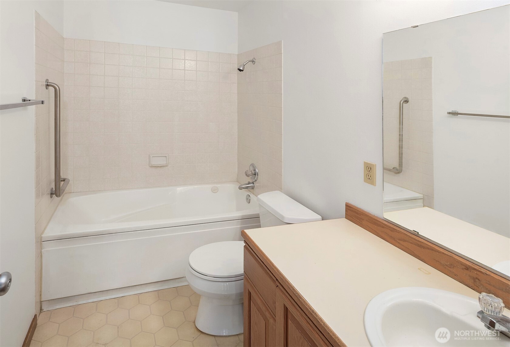 1312 S Massachusetts Street Unit: 202