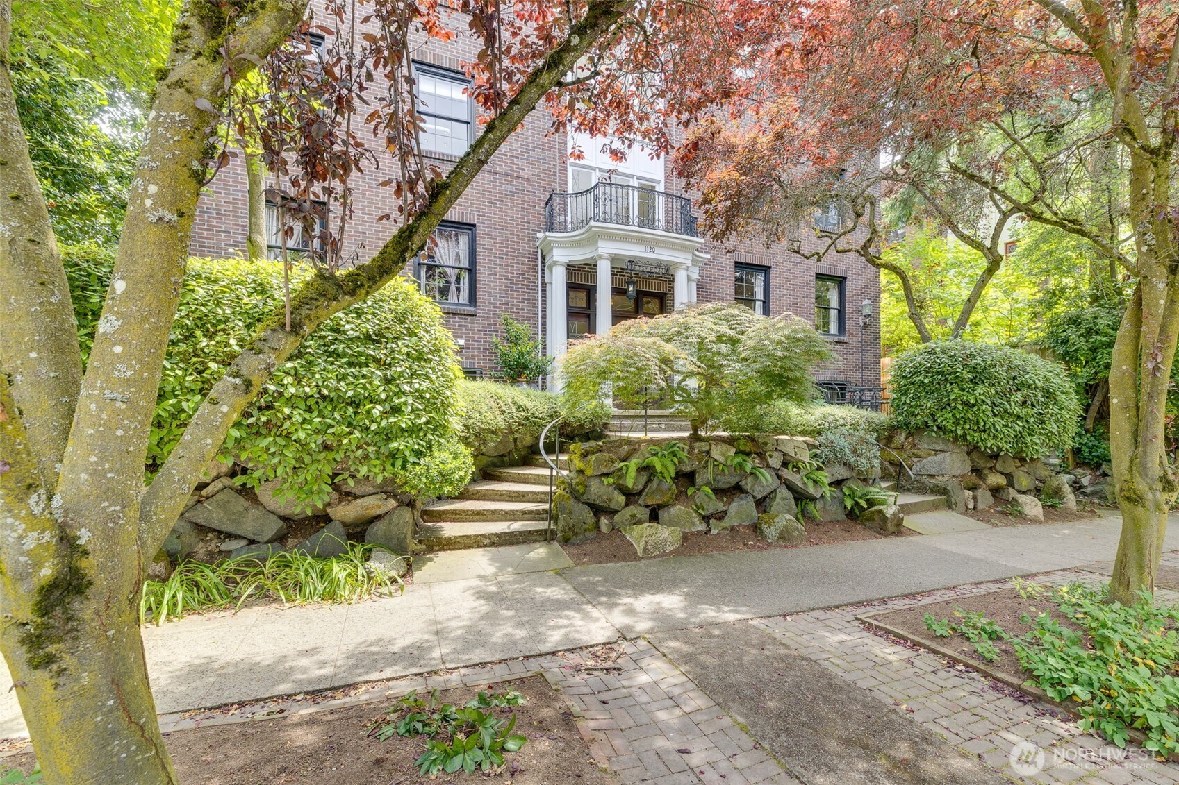 1120 17th Avenue Unit: B