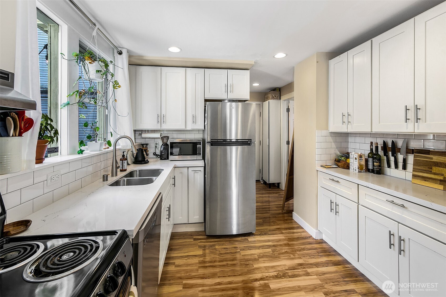 1201 E Denny Way