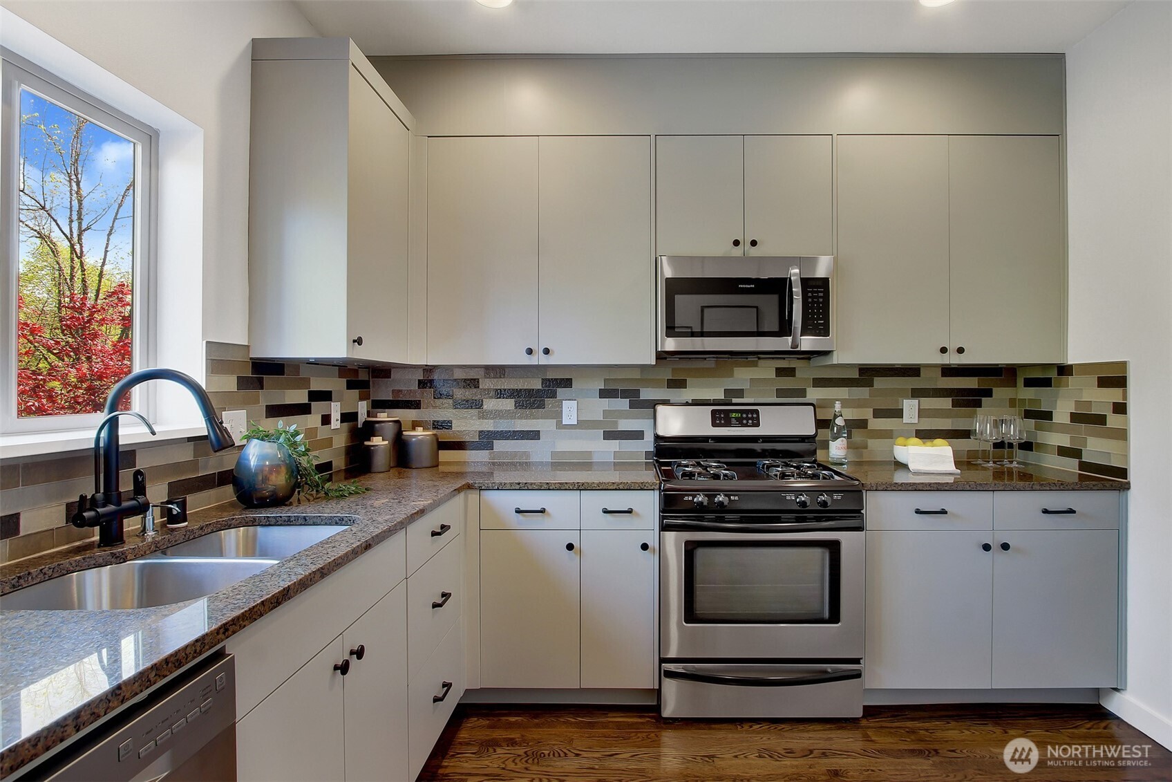 5929 California Avenue SW Unit: B