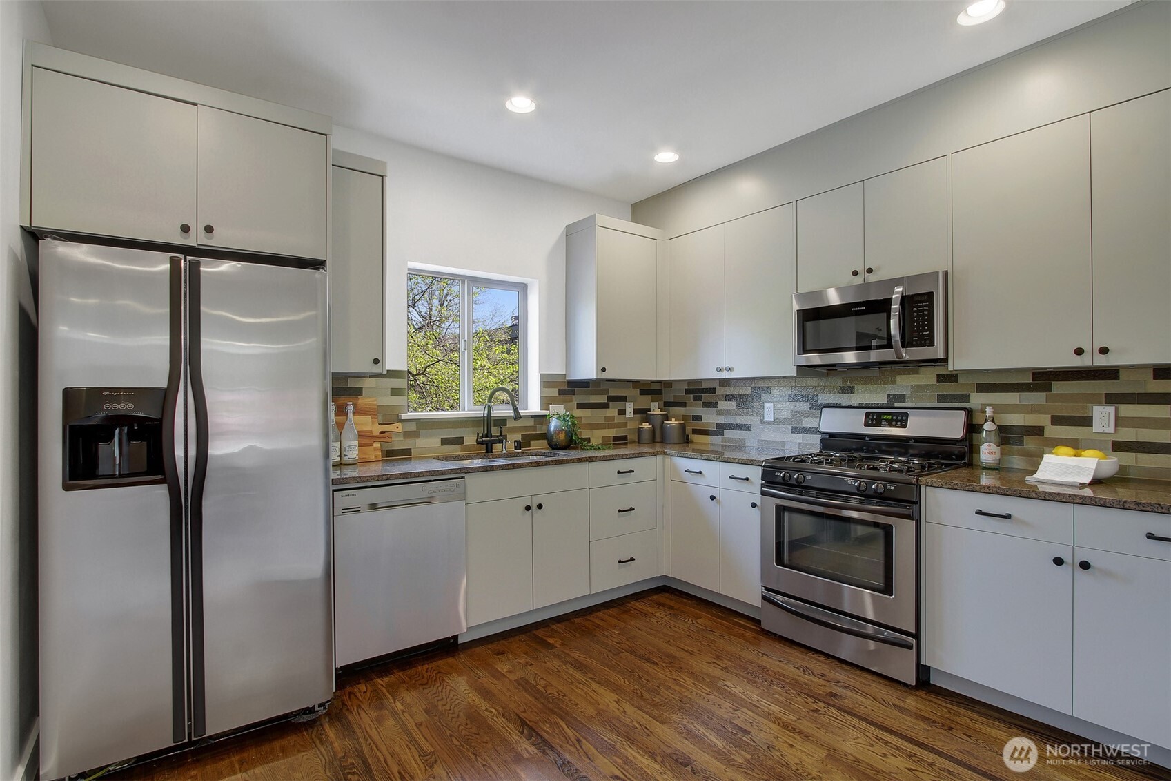 5929 California Avenue SW Unit: B