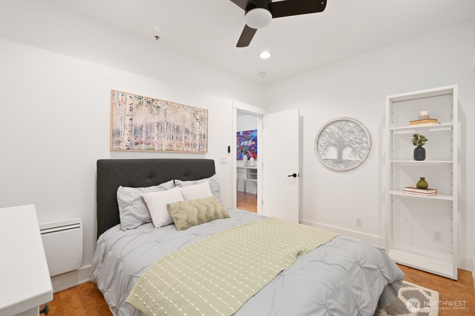 526 1st Avenue S Unit: 517