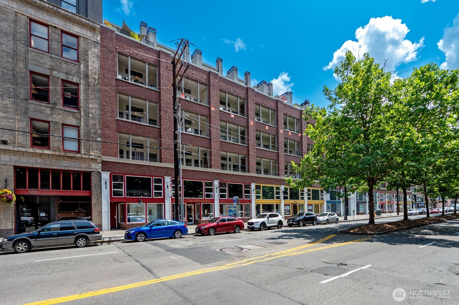 526 1st Avenue S Unit: 517