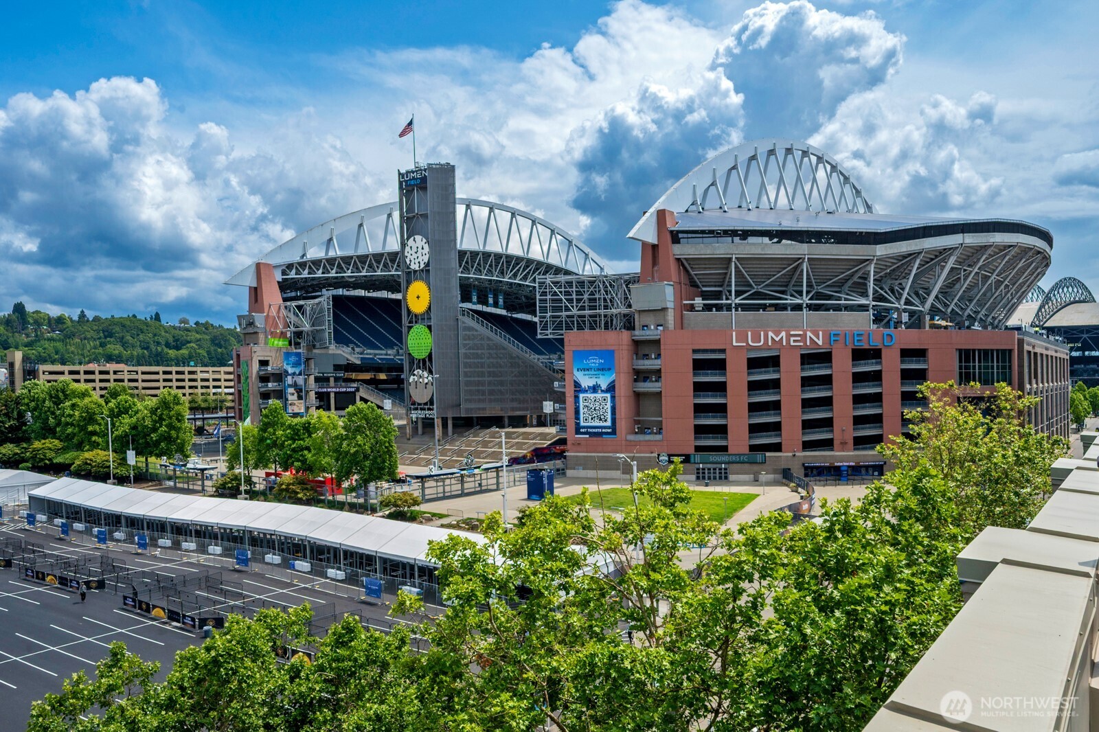 526 1st Avenue S Unit: 517