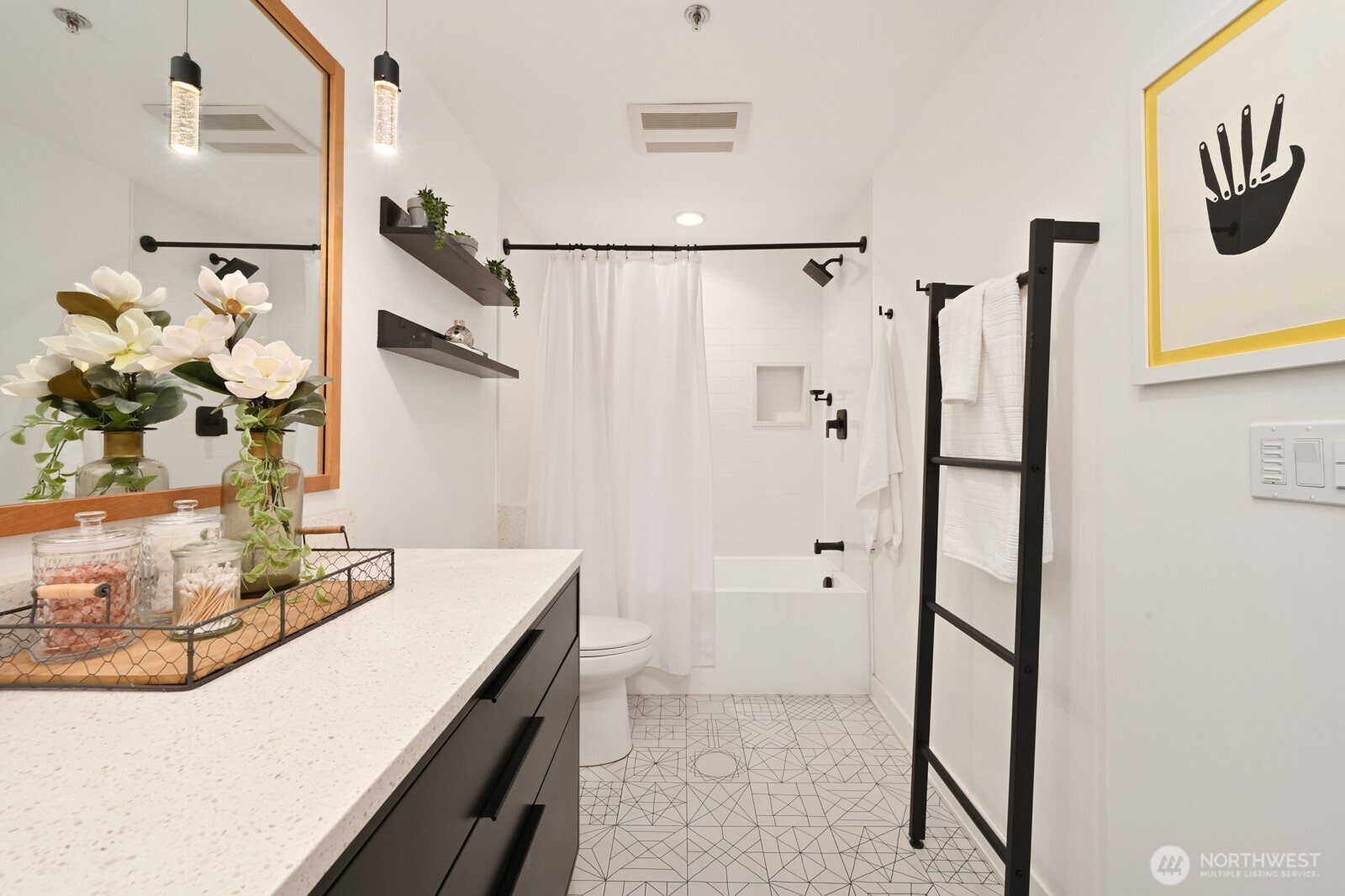 526 1st Avenue S Unit: 517