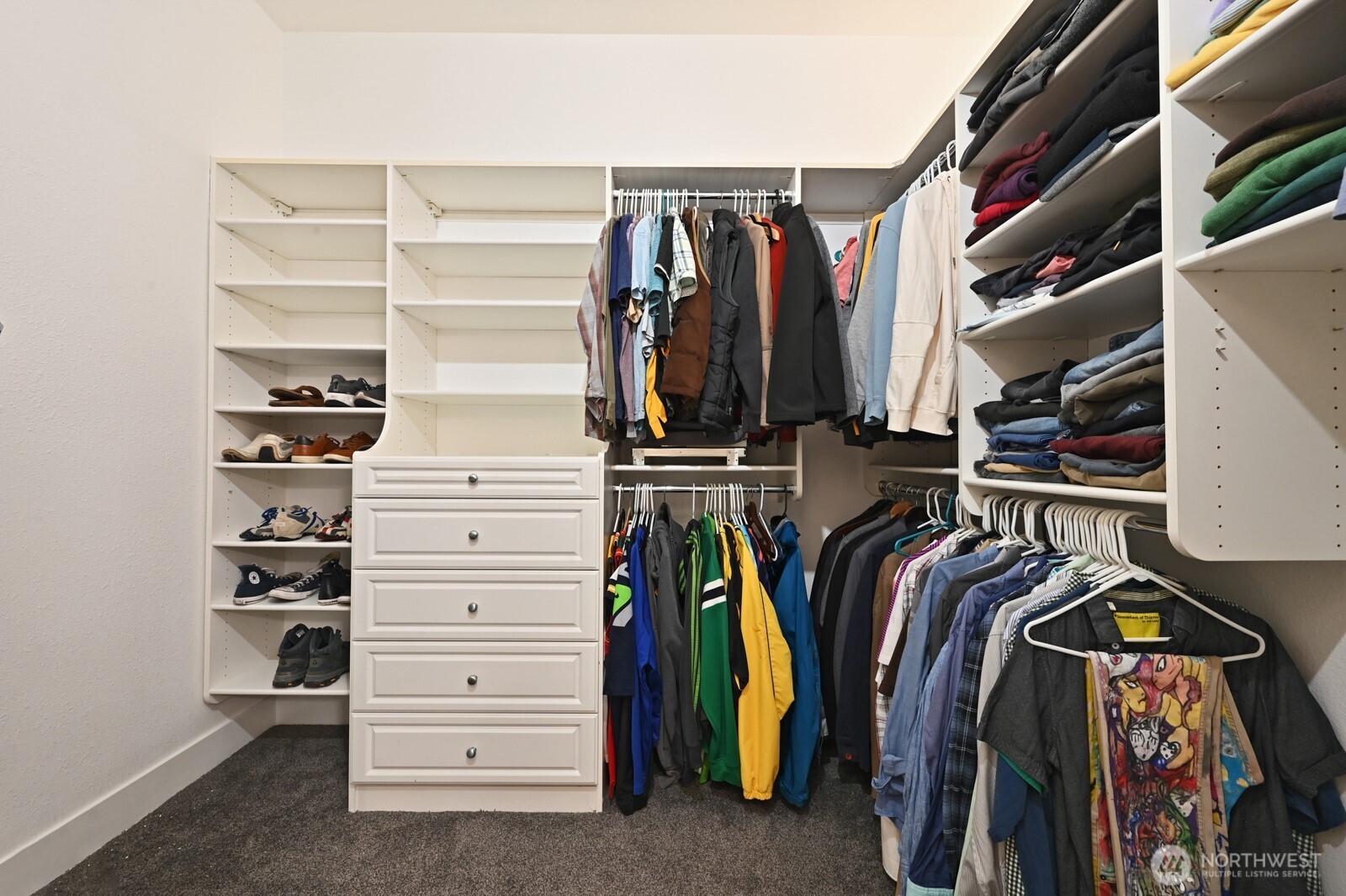 526 1st Avenue S Unit: 517